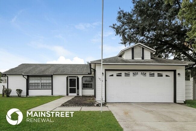 property at 1523 Maplewood Cir