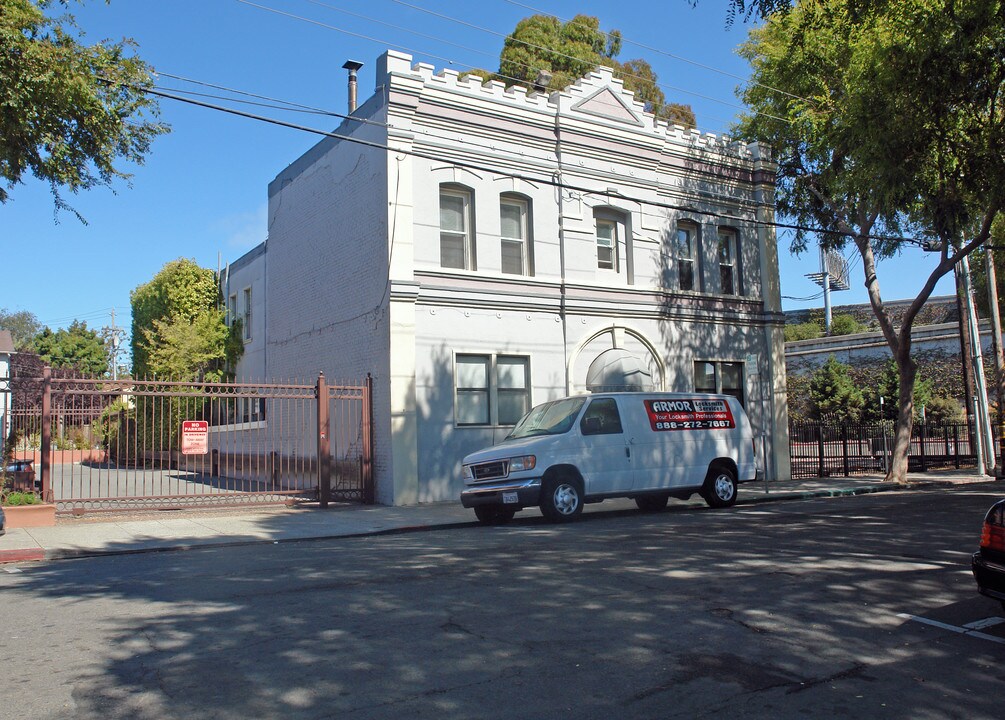 18 Washington Ave in Richmond, CA - Foto de edificio