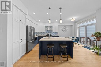 728 Capricorn Cir in Ottawa, ON - Building Photo - Building Photo