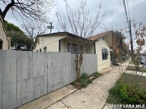 631 E Mistletoe in San Antonio, TX - Building Photo - Building Photo