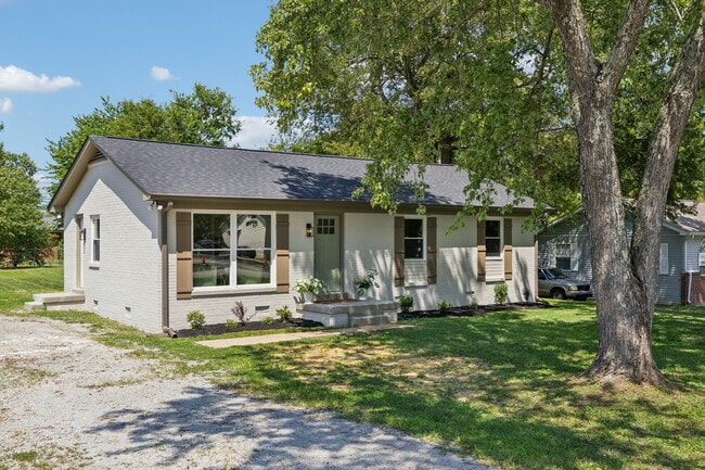 132 Elaine Dr in Columbia, TN - Building Photo - Building Photo