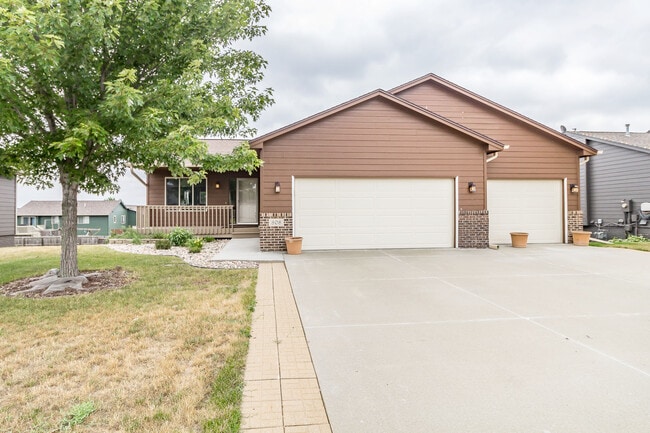property at 808 S Whitewood Ave