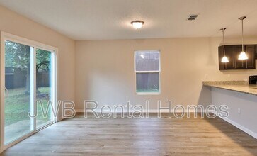 5569 Cabot Dr N in Jacksonville, FL - Building Photo - Building Photo
