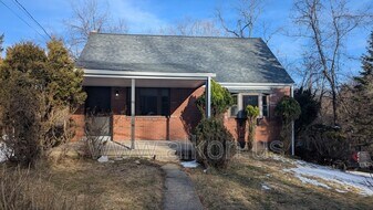 11225 Azalea Dr in Pittsburgh, PA - Building Photo