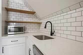 101 Union Ave in Saratoga Springs, NY - Foto de edificio - Building Photo