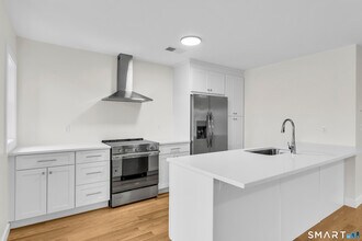 31 Drive Way in Guilford, CT - Building Photo - Building Photo