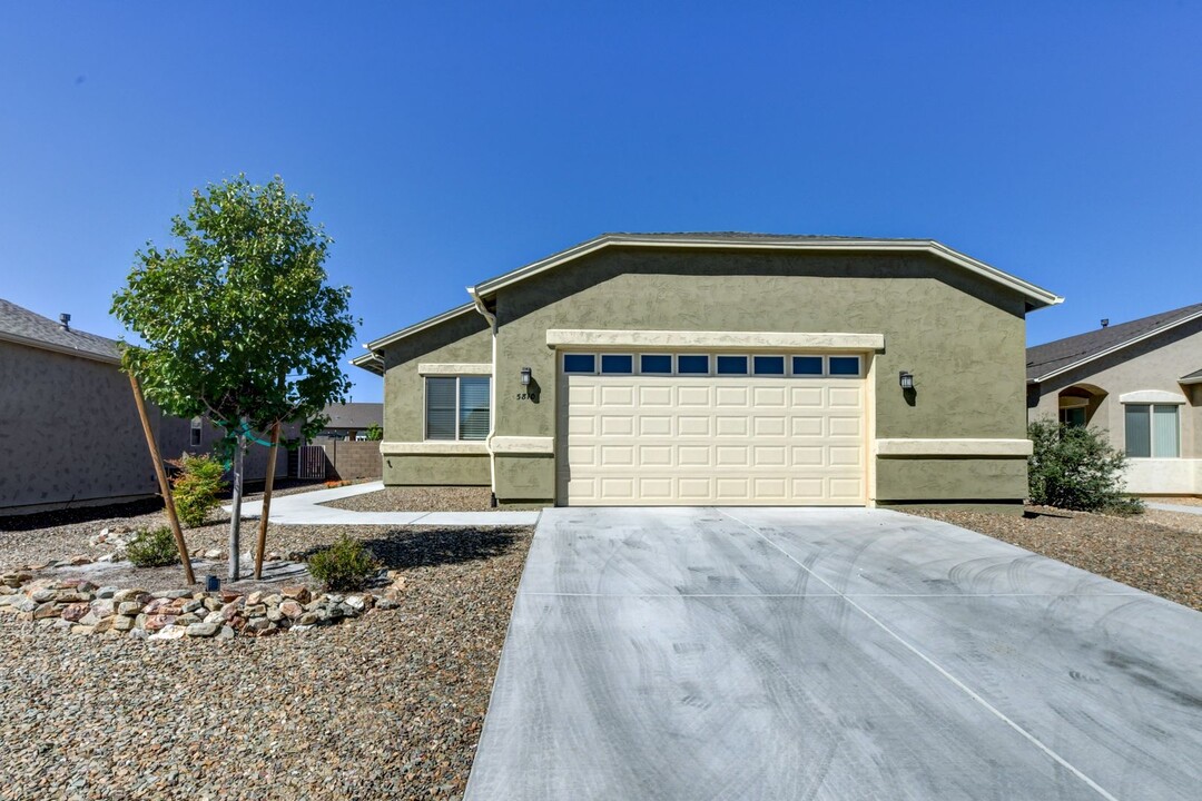 5810 N Elton Pl in Prescott Valley, AZ - Building Photo