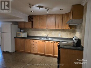 84 Chasser Dr in Markham, ON - Building Photo - Building Photo