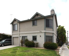 4784 Hawley Blvd in San Diego, CA - Building Photo - Building Photo