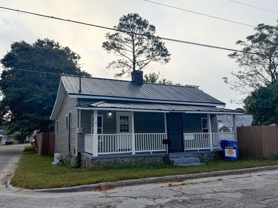112 East St E in Wilson, NC - Building Photo