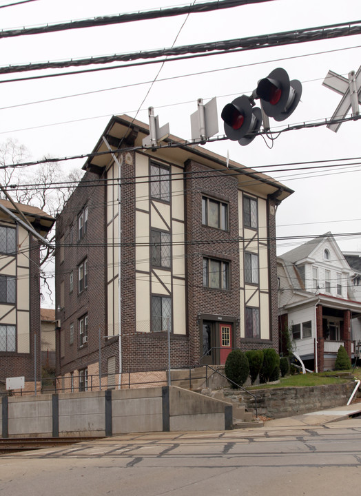 1460 Park Blvd in Pittsburgh, PA - Foto de edificio