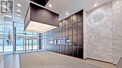 5180 Yonge St in Toronto, ON - Building Photo - Building Photo