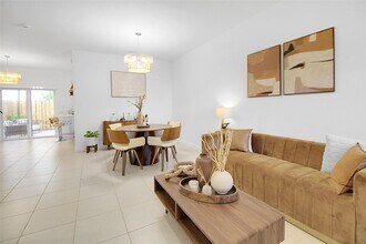 2873 SE 24th Ct in Homestead, FL - Building Photo - Building Photo