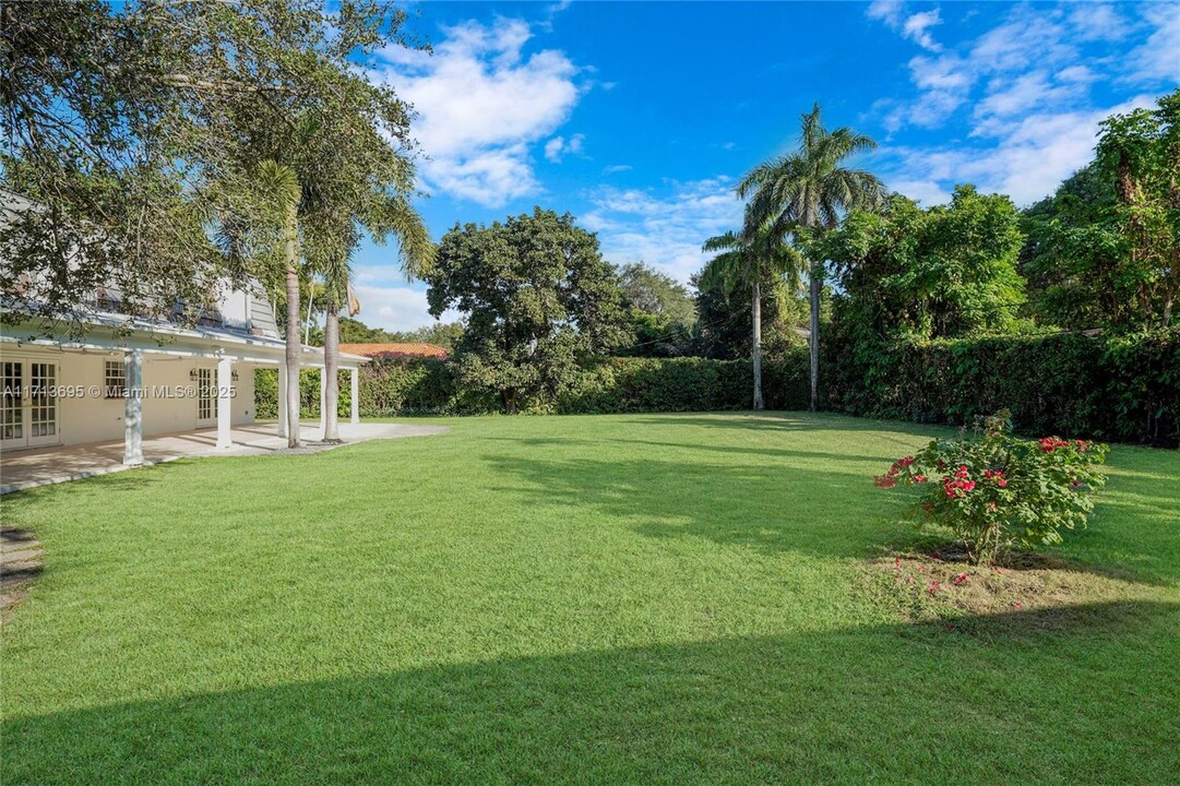 730 Davis Rd in Coral Gables, FL - Building Photo