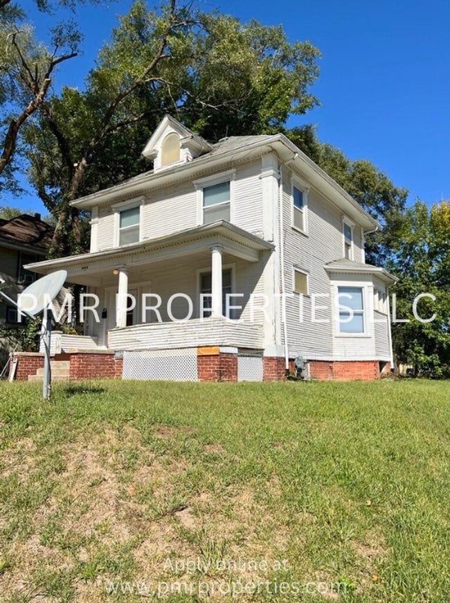 property at 1604 Willis Ave