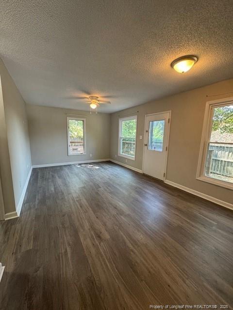 1050 Strickland Bridge Rd in Fayetteville, NC - Building Photo