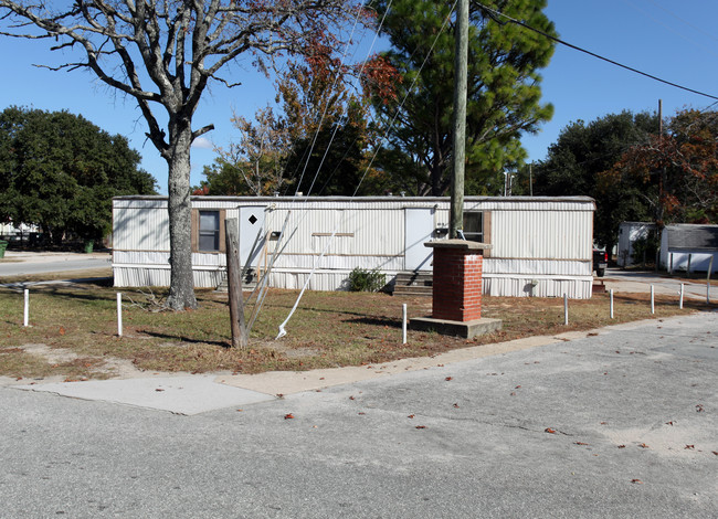 Long Leaf MHP in Wilmington, NC - Building Photo - Building Photo