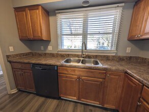 2808 Shadowbrook Ln in Winston-Salem, NC - Building Photo - Building Photo