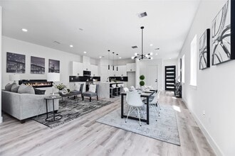 7212 England St in Houston, TX - Building Photo - Building Photo