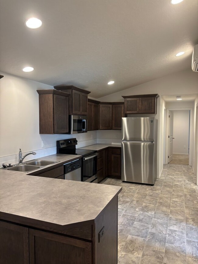 51575 Stillwell in La Pine, OR - Building Photo - Building Photo