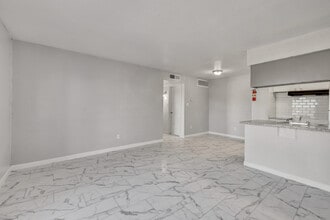Buena Villa Apartments in Houston, TX - Building Photo - Interior Photo