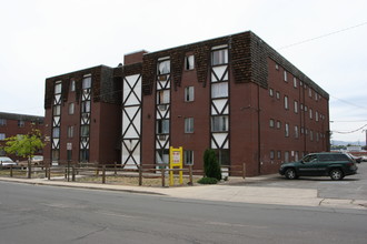 Park Athmar Apartments in Denver, CO - Foto de edificio - Building Photo