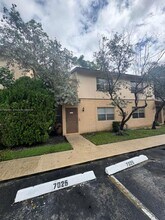7025 W Sunrise Blvd in Plantation, FL - Building Photo - Building Photo