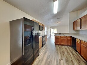 201 Marisco Way in Jacksonville, FL - Foto de edificio - Building Photo