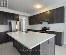 1439 Upper Thames Dr in Woodstock, ON - Building Photo - Building Photo