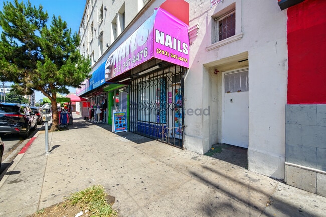 3339 W 8th St, Unit Apt 302