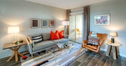 The Venue on Camelback Apartments in Phoenix, AZ - Foto de edificio - Building Photo
