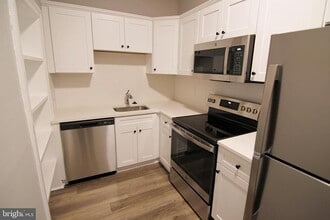 66 E 4th St in Bridgeport, PA - Building Photo - Building Photo