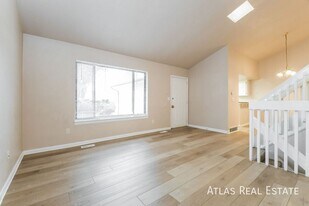 14255 E Montana Cir in Aurora, CO - Building Photo