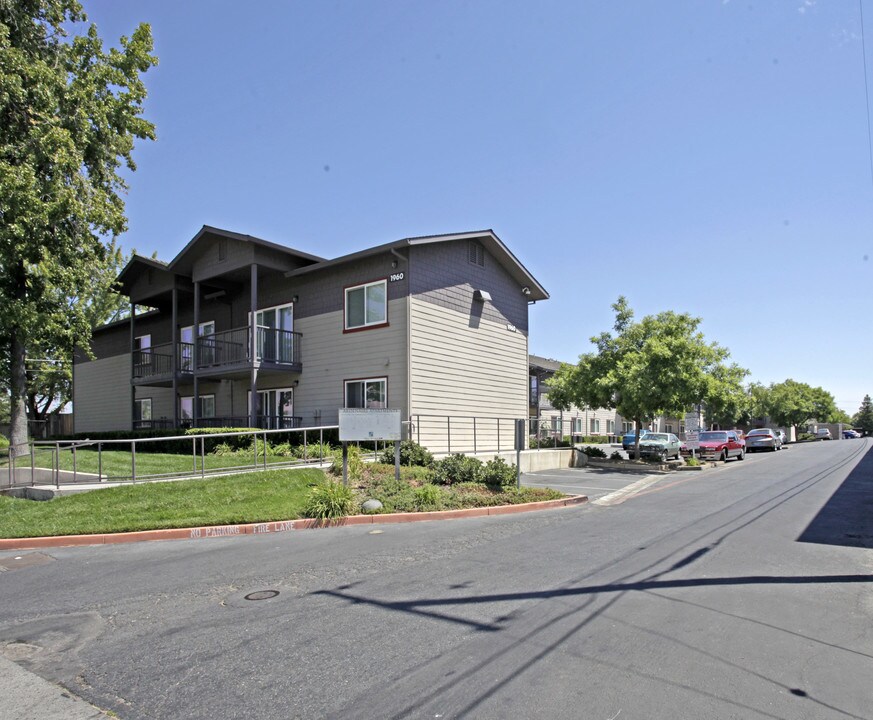 Arden Aire Apartments in Sacramento, CA - Building Photo