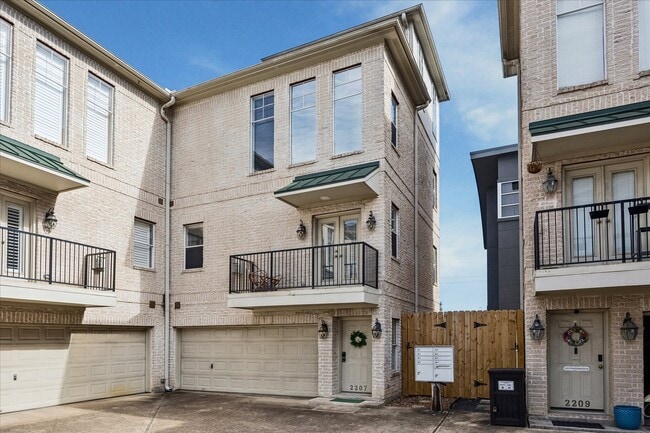 property at 2207 Austin St