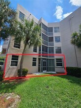 9520 Seagrape Dr in Davie, FL - Building Photo - Building Photo