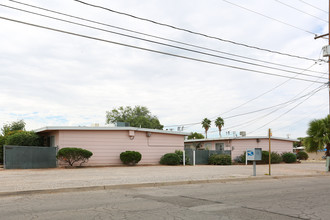 4146 E Bellevue St in Tucson, AZ - Building Photo - Building Photo