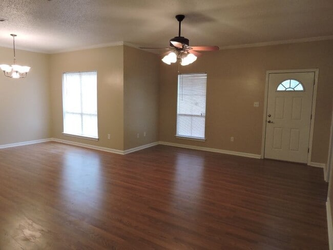 15535 Leverde Ave in Baton Rouge, LA - Building Photo - Building Photo