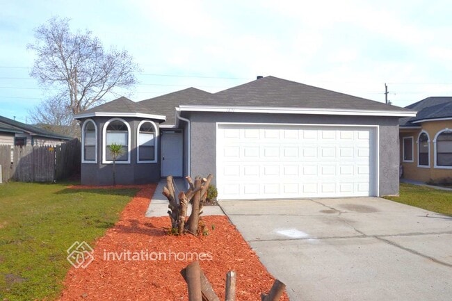 property at 1651 Ashwood Cir