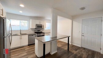 RE 33rd Street in San Diego, CA - Building Photo