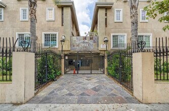 1133 S Hoover St in Los Angeles, CA - Building Photo - Building Photo