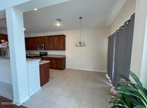 3824 Silverpoint Ln in Jacksonville, FL - Building Photo - Building Photo