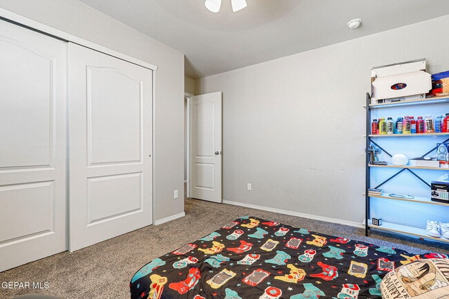 3945 Desert Dunes Dr in El Paso, TX - Building Photo - Building Photo