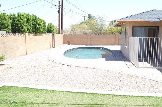8316 E Wilshire Dr in Scottsdale, AZ - Building Photo - Building Photo
