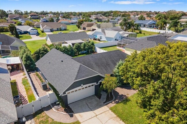 5517 Loma Vista Dr E in Davenport, FL - Foto de edificio - Building Photo