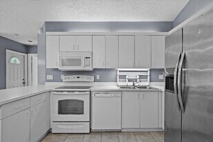 12556 Woodmill Dr in Palm Beach Gardens, FL - Building Photo