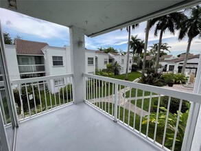 9740 NW 47th Terrace in Doral, FL - Building Photo - Building Photo