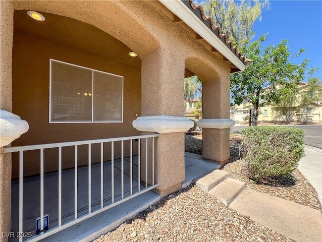 1995 Sundown Canyon Dr in Henderson, NV - Building Photo - Building Photo