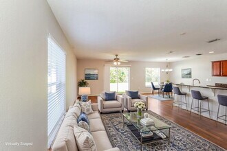 3513 Cardinal Feather Dr, Unit 3212 in Land O Lakes, FL - Foto de edificio - Building Photo