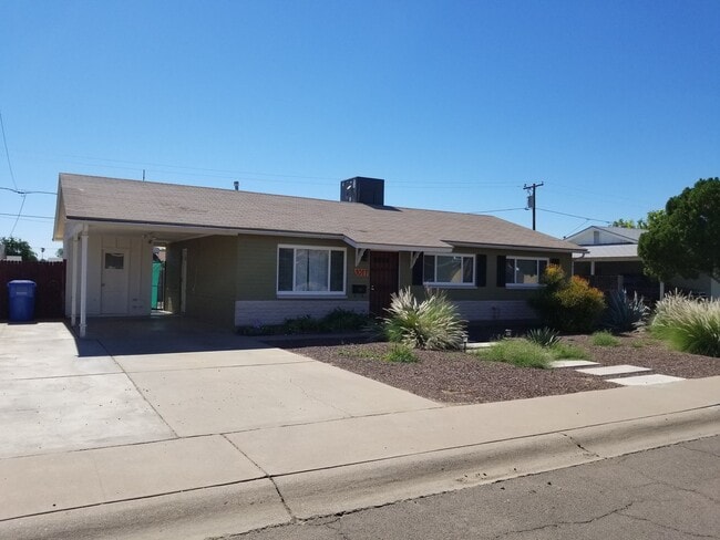 1017 E Alice Ave in Phoenix, AZ - Building Photo - Building Photo